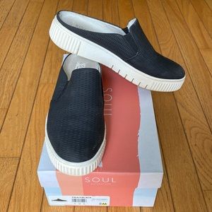 SOUL Naturalizer Truly slip on platform sneaker black with white fur inside
